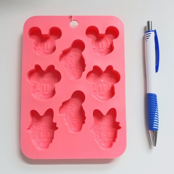 Mickey and Friends / Winnie the pooh silicon chocolate mold (set of 2) - Picture 4 of 5